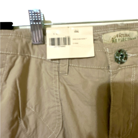 Women’s Shorts size 8 - Picture 2 of 4